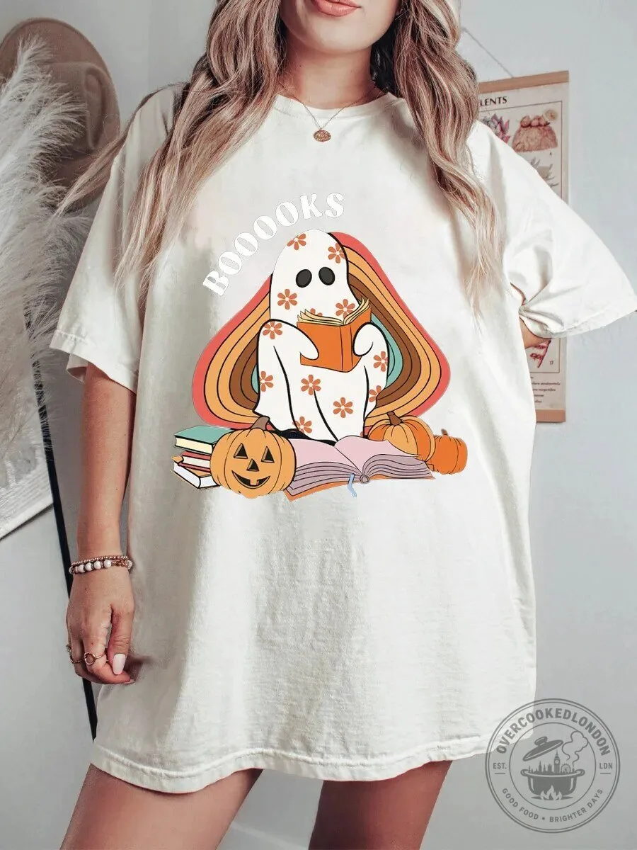 Halloween Ghost Reading Books Retro Fall Pumpkin Spooky Season T-Shirt