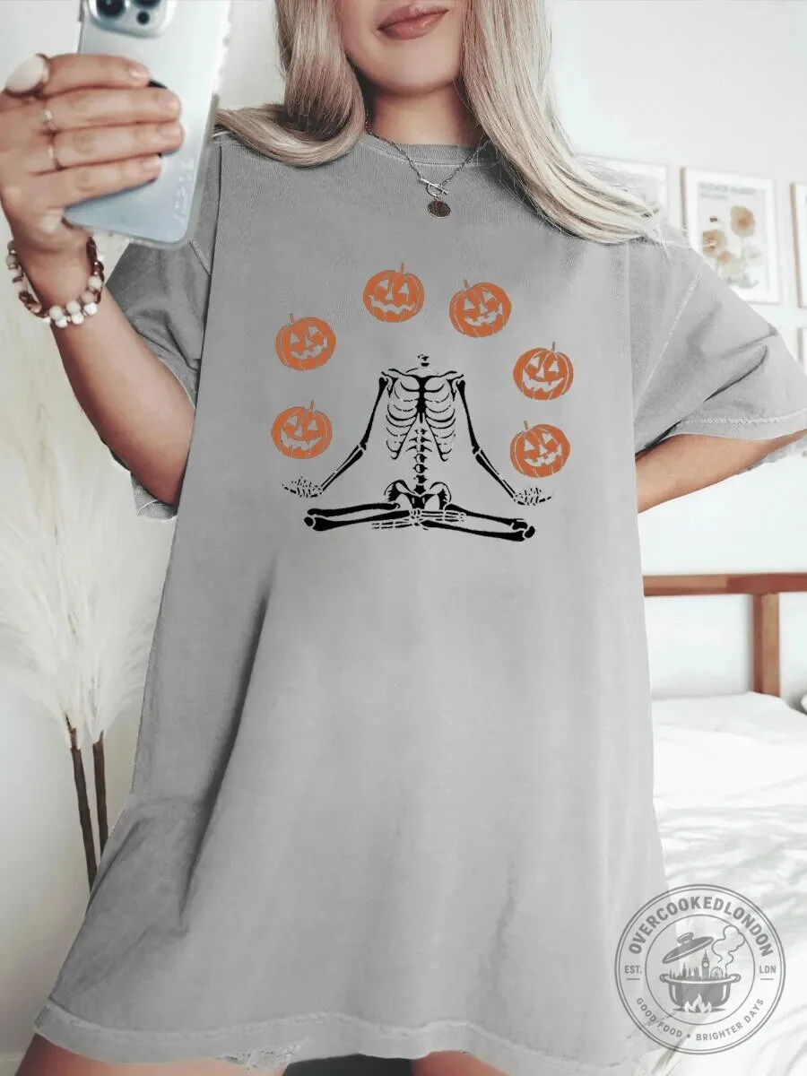 Meditating Skeleton Halloween Pumpkins Graphic Oversized T-Shirt