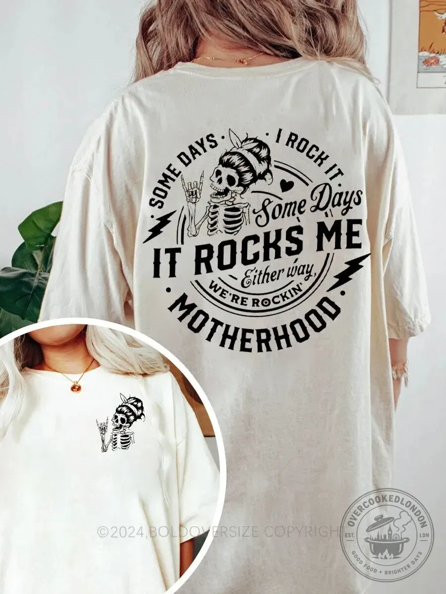 Mama Skeleton Rockin' Motherhood Funny Vintage Graphic T-Shirt